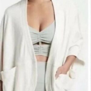 Athleta Cream Cocoon Wrap